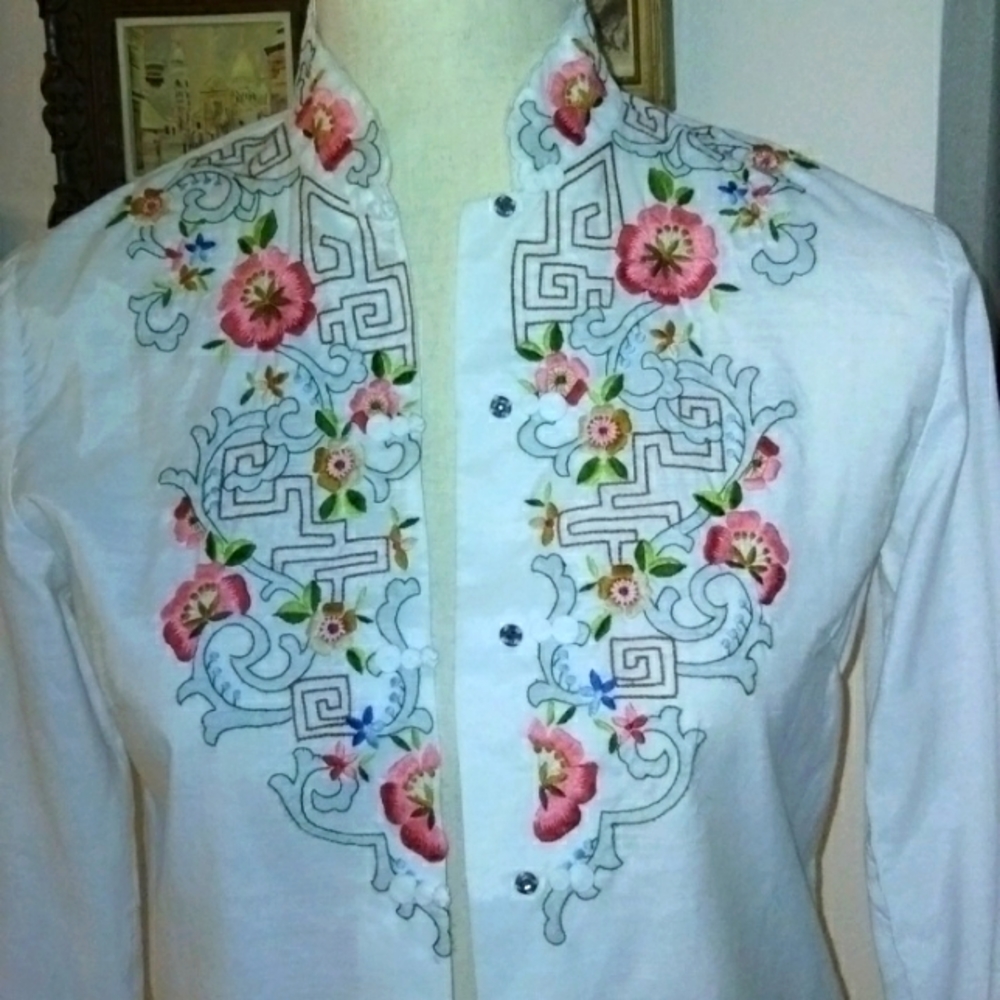 Vintage Embroidered Asian Blouse Small